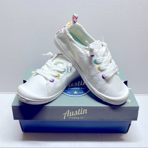 Austin trading Co Girls YTH Emma white sneakers - Picture 2 of 5